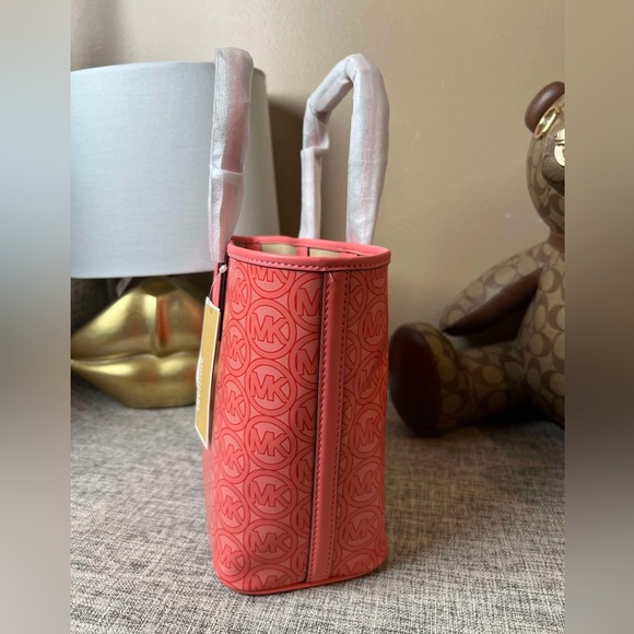 $99(NWT)Michael Kors Jodie Small Tote Bag In Signature Mk print - Picture 15 of 17